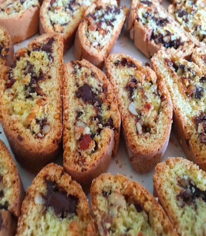 Tozzetti with chocolate and hazelnuts