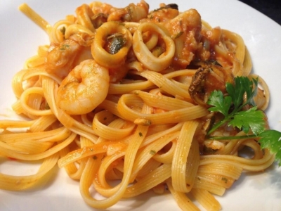 Lingune con gamberi e calamari
